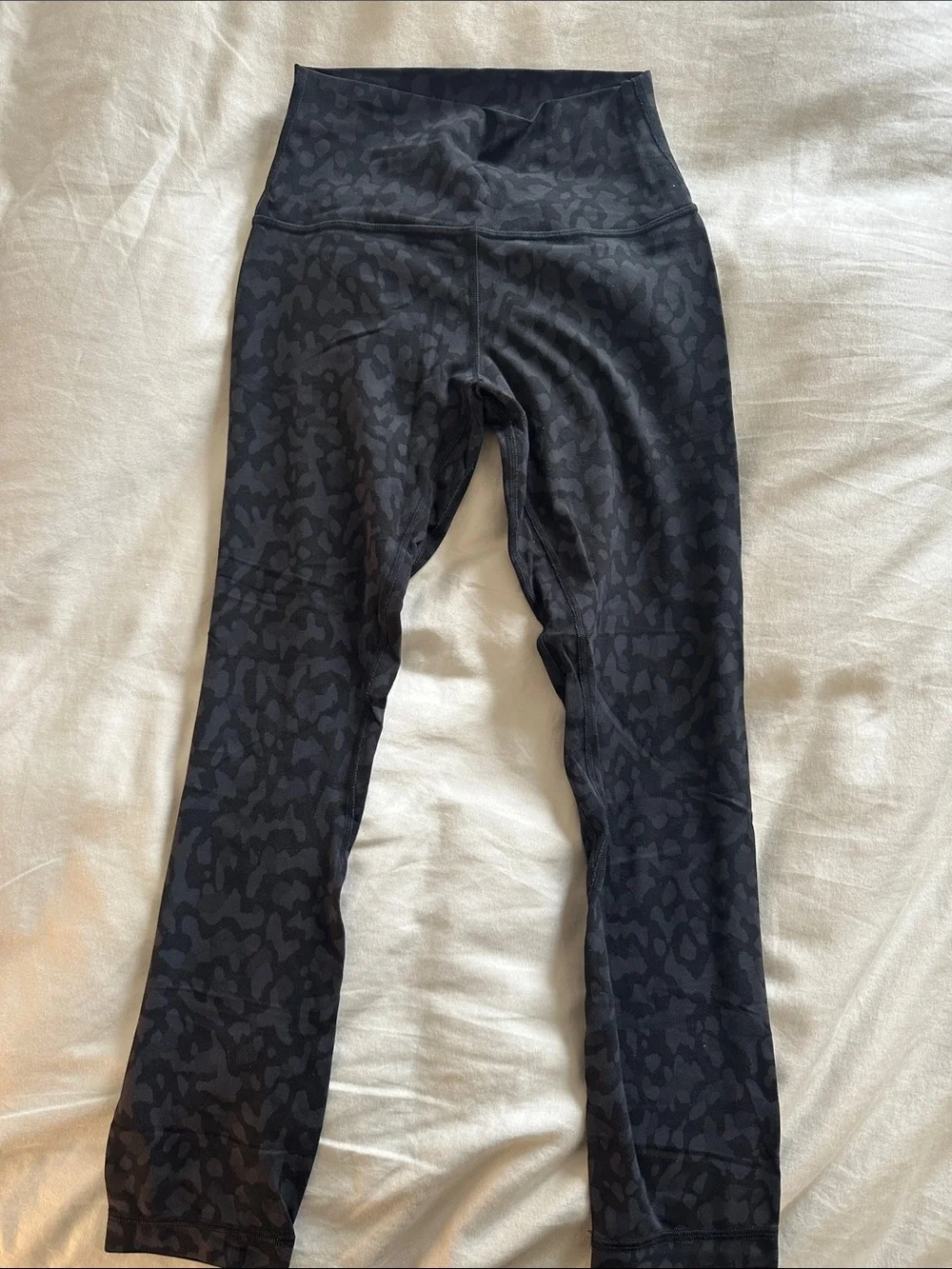 Lululemon Align Cropped Leggings - Black/ Leopard Print